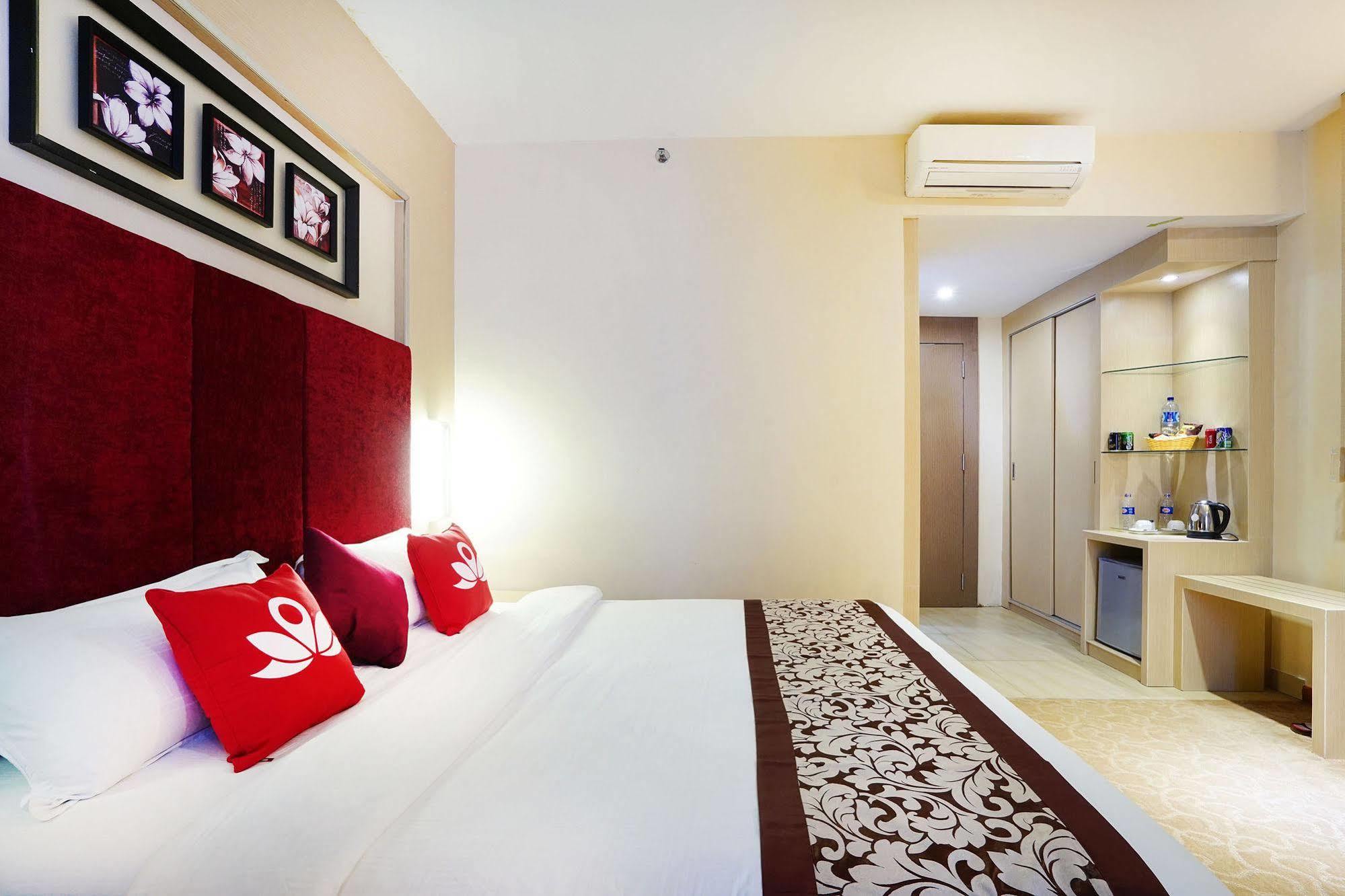 Zen Rooms Near Bcs Mall Penuin Batam Экстерьер фото